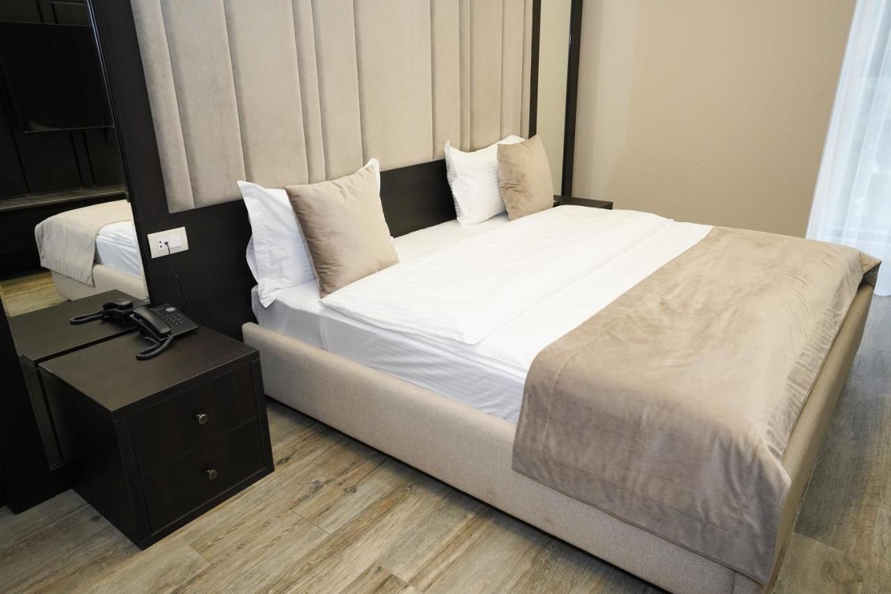 Soho Hotel City Centre 예레반 외부 사진