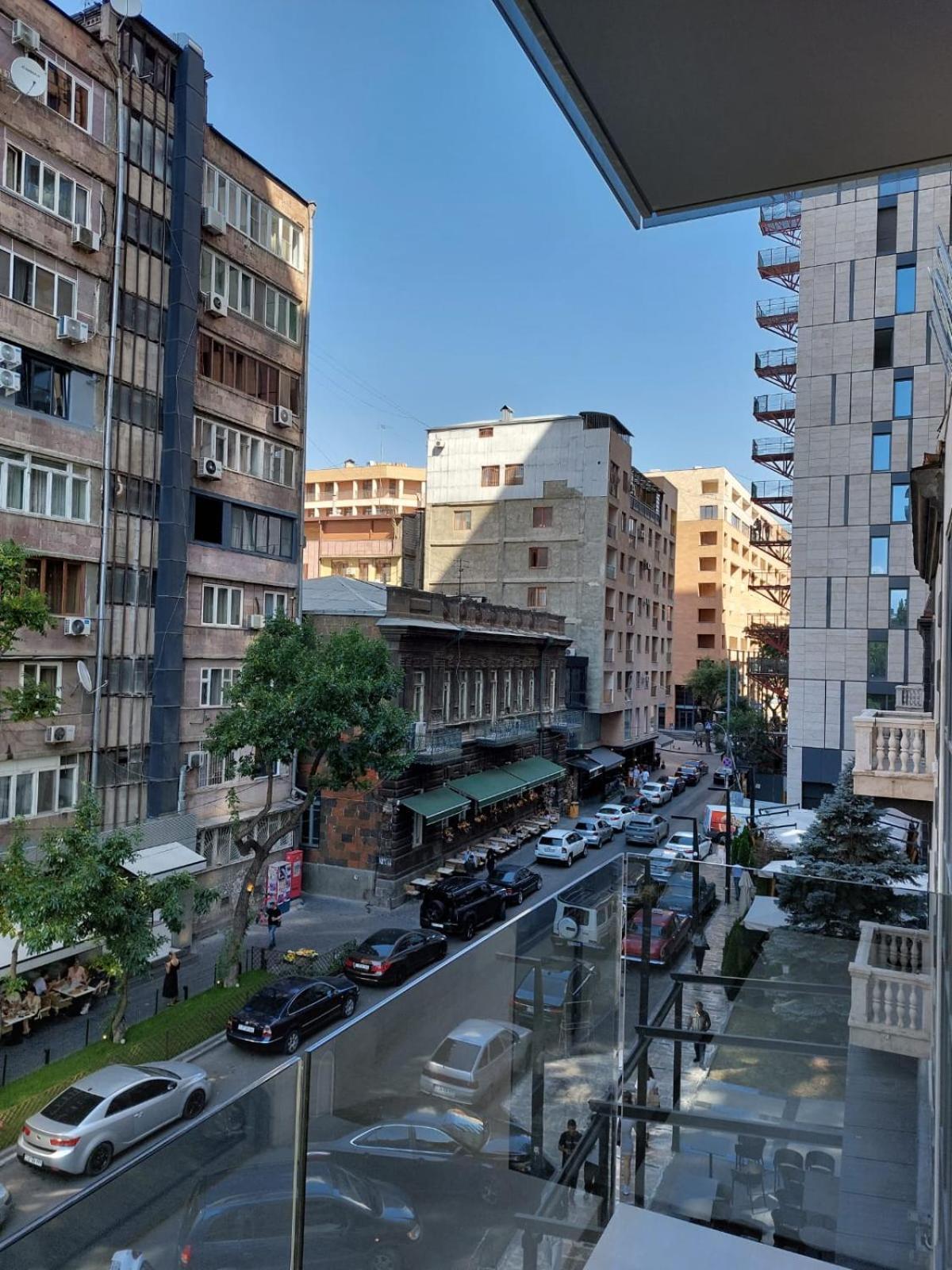 Soho Hotel City Centre 예레반 외부 사진