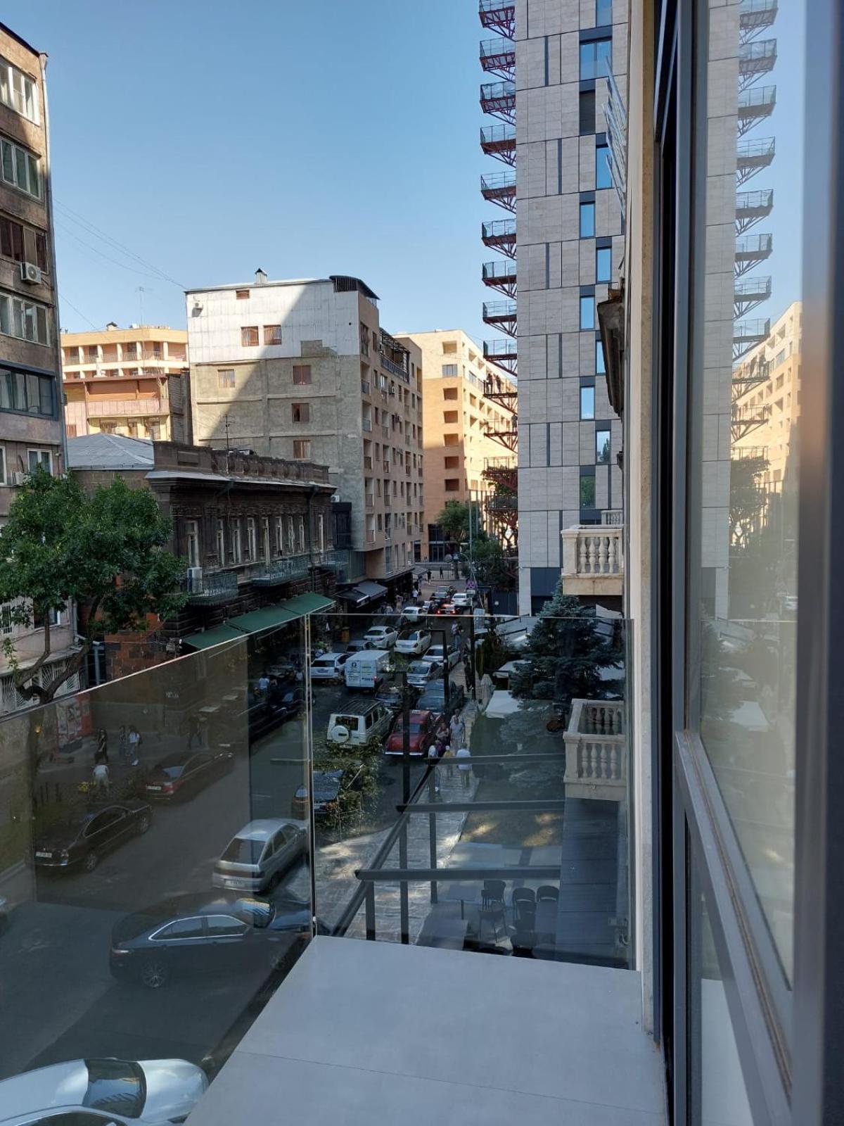 Soho Hotel City Centre 예레반 외부 사진